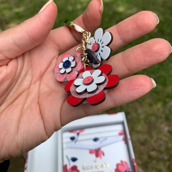 Auth. Kate spade floral leather card case & keychn - Picture 8 of 8